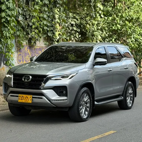 Toyota Fortuner 2023 Srv 2.4