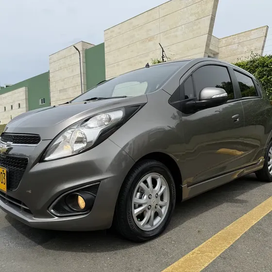 Chevrolet Spark Gt 2015 1.2 Ltz