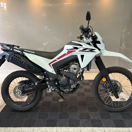 Honda Tornado 300 2025