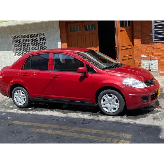 Nissan Tiida 1.8 Visia 5 P