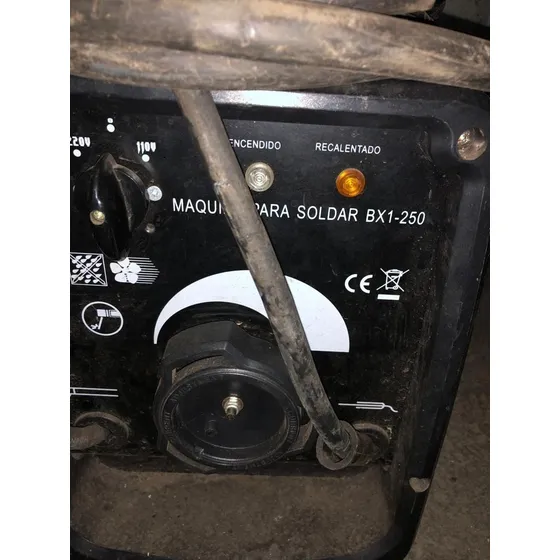 Maquina De Soldar 110-220v Portatil Bayan Power Usada 
