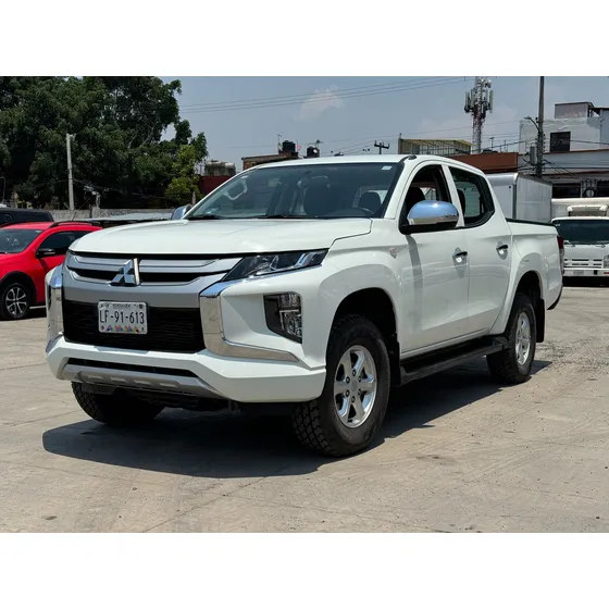 Mitsubishi L200 2.4 Cd Glx 4x4 Mt