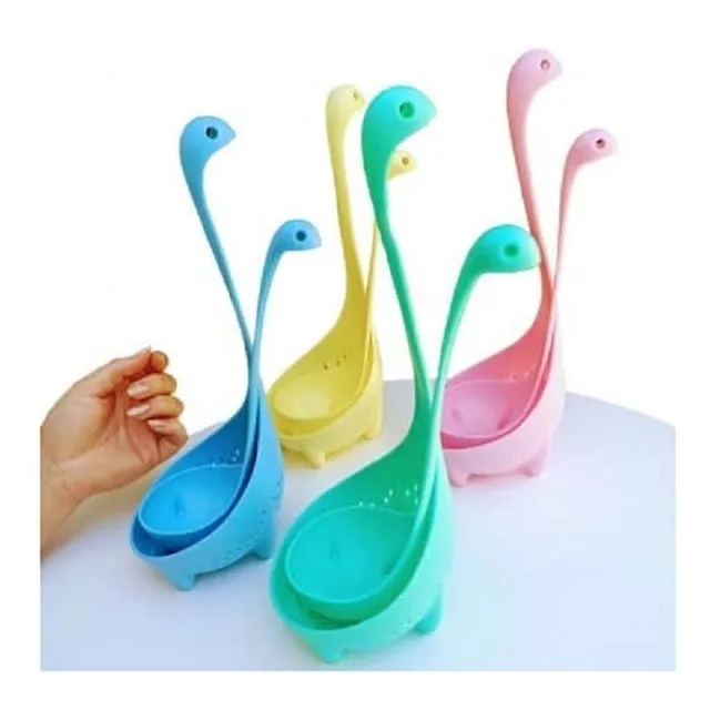 Set De Colador Y Cucharon Dino Nessie Diseño Cocina