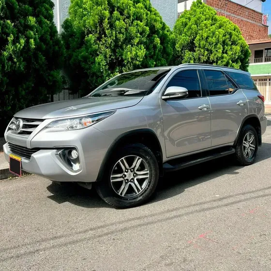 Toyota Fortuner 2019 2.7l Mid
