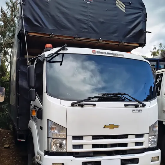 Camion Chevrolet Frr 2023 Estacas Carpado