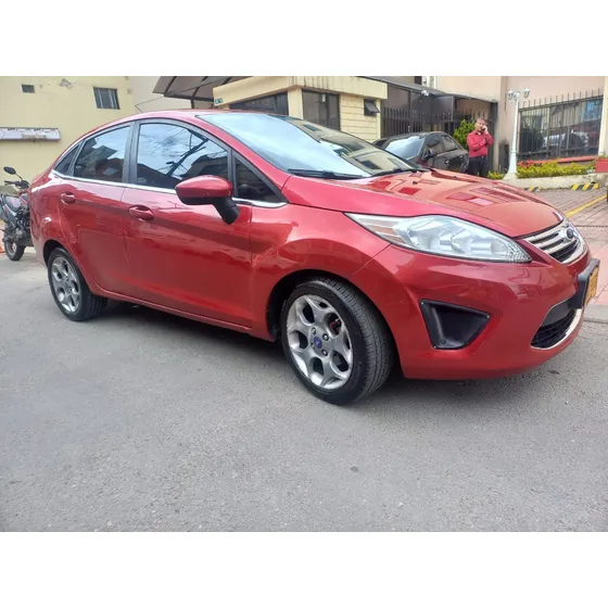 Ford Fiesta 1.6 Sportback Automática