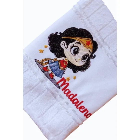 Toalha Bordada Mulher Maravilha Personalizada Com Nome