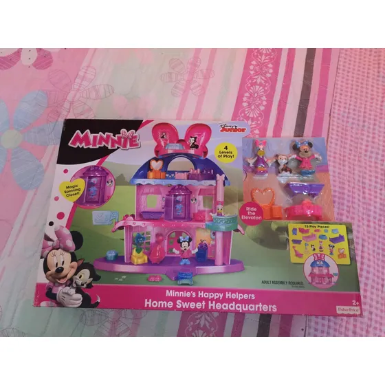 Casa De Minnie De Las Ayuda Alegres En Su Caja