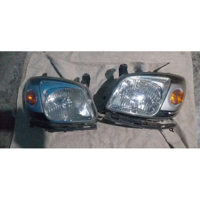 Faros Delanteros Para Mazda B50 Usado En Perfecto Estado Ori