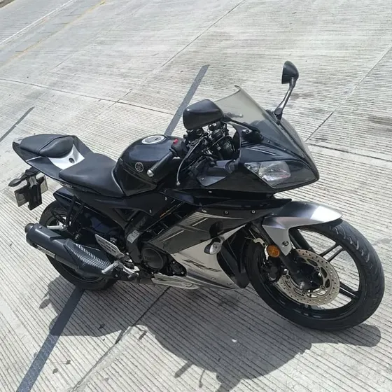Moto Yamaha R15-v2 Negra Y Gris, Modelo 2017