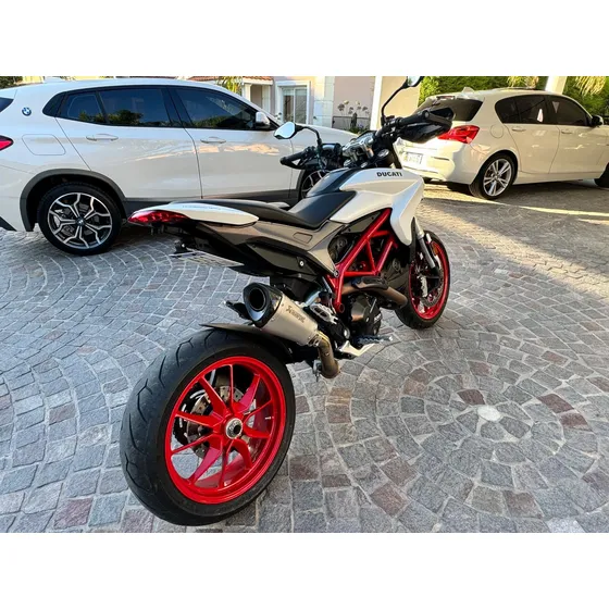 Ducati Hypermotard 939