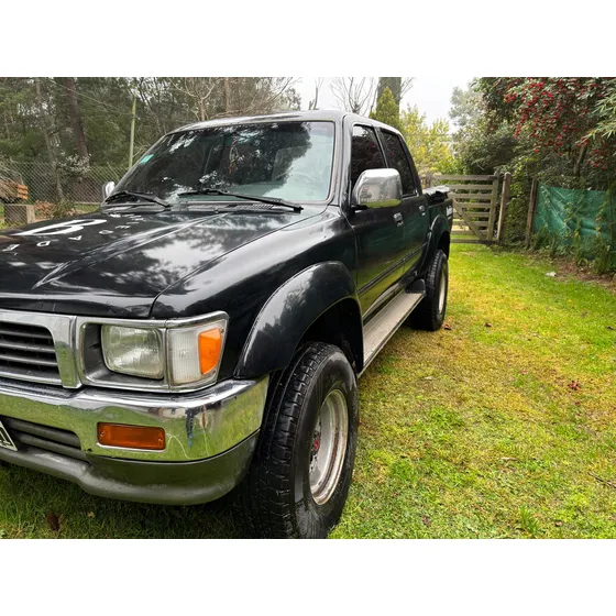 Toyota Hilux 2.8 D/cab 4x4 D Sr5