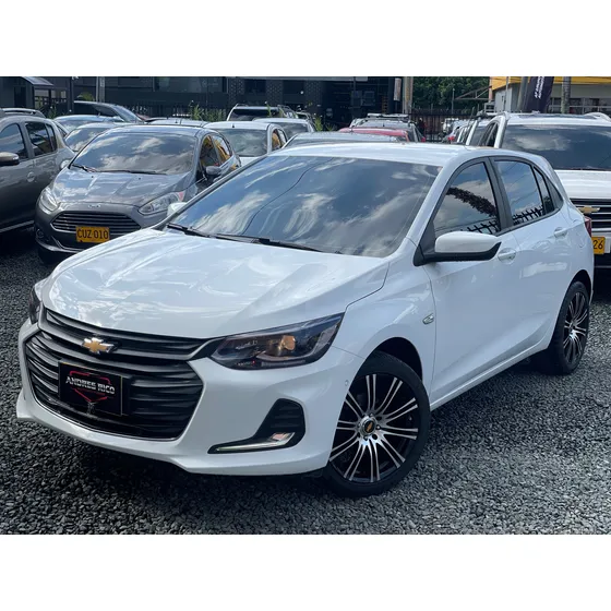Chevrolet Onix 1.0t Premier Hatch At