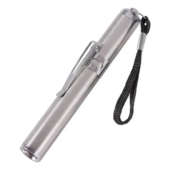 Linterna Led Aluminio Clip Uso Medico Diagnostico Con Pilas