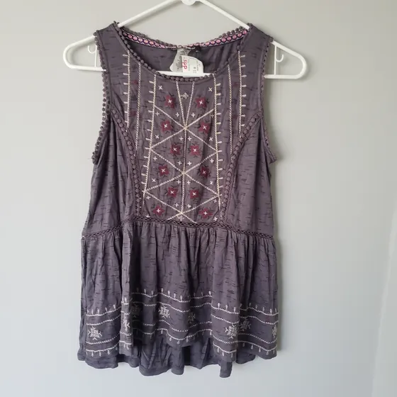 Blusa Gris Para Dama, Talla M, Nueva