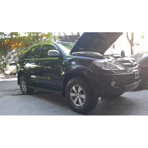 Toyota Sw4 3.0 Srv Cuero I 171cv 4x4