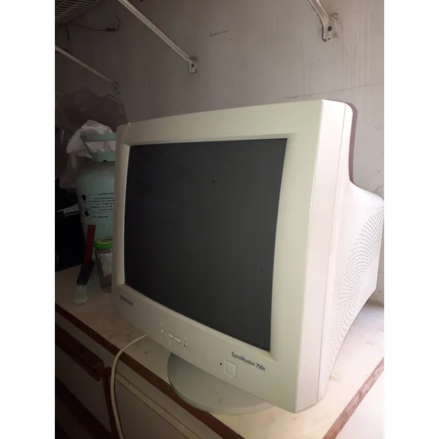 Monitor Crt 17 Marca Samsung Usado En Buenas Condiciones
