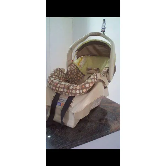 Silla Portabebé Con Base Para Carro Marca Graco