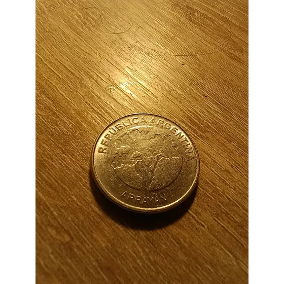 Moneda 5 Pesos Con Claro Error De Acuñacion En Árbol Arrayan