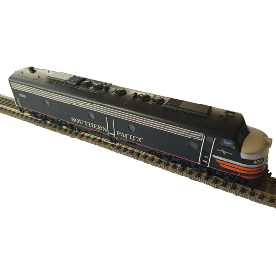 Locomotora Diesel Norteamericana E8/9  Proto 2000 Esc. H0