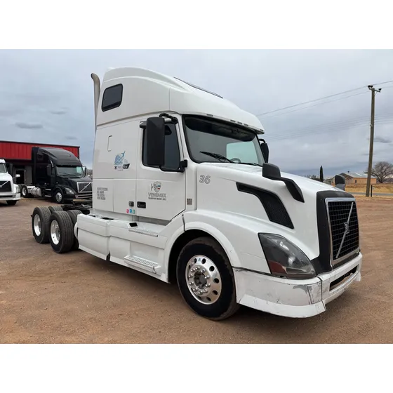 Tractocamión 2015 Volvo Vnl670 - D13 - Automático