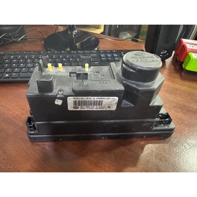 Bomba De Vacio Sistema De Puertas Mercedes Benz W208 / Usado
