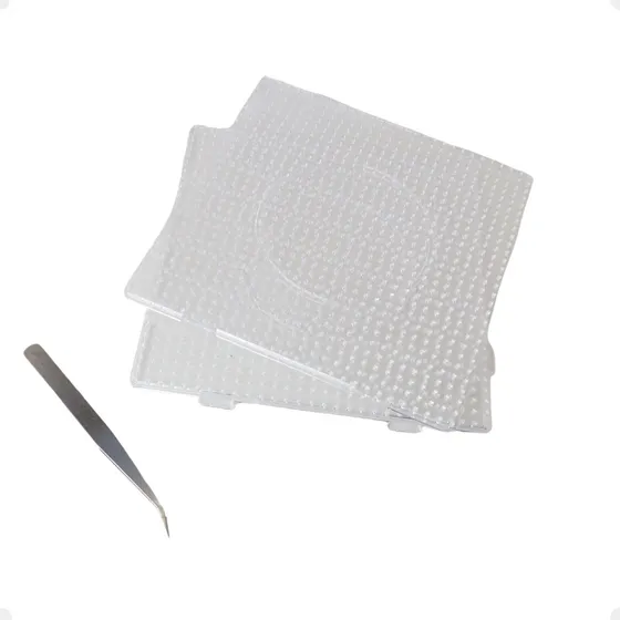 Kit 2 Pegboards 5mm C/ 14x14cm + Pinça Perler Bead Pixel Art