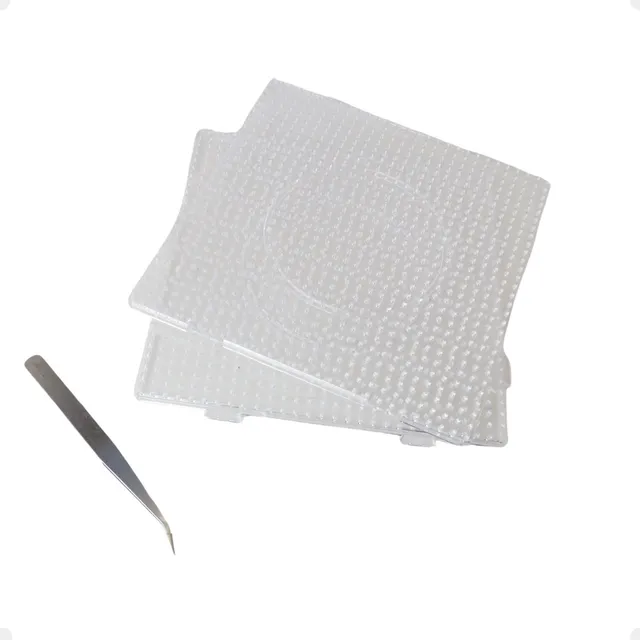 Kit 2 Pegboards 5mm C/ 14x14cm + Pinça Perler Bead Pixel Art