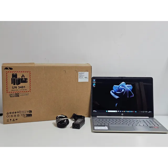Notebook Hp 15-ef2514la Amd Ryzen 7 8gb Ram 512gb + Cargador