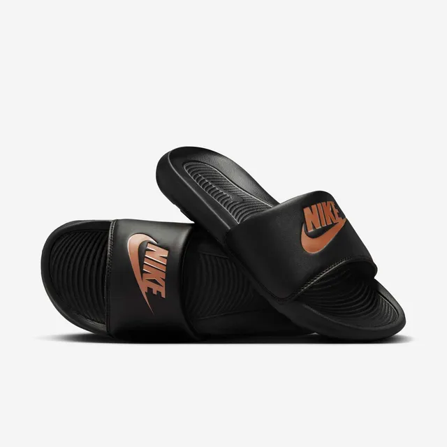 Chinelo Nike Victori One Preto