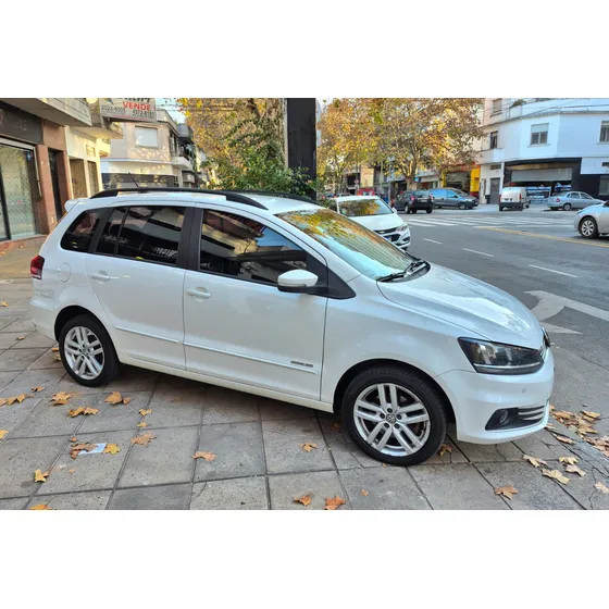 Volkswagen Suran 1.6 Imotion Highline 110cv