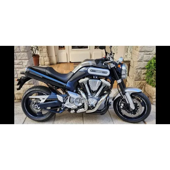 Yamaha Mt01 Master Of Torque . Stage 1  (escapes Akrapovic)