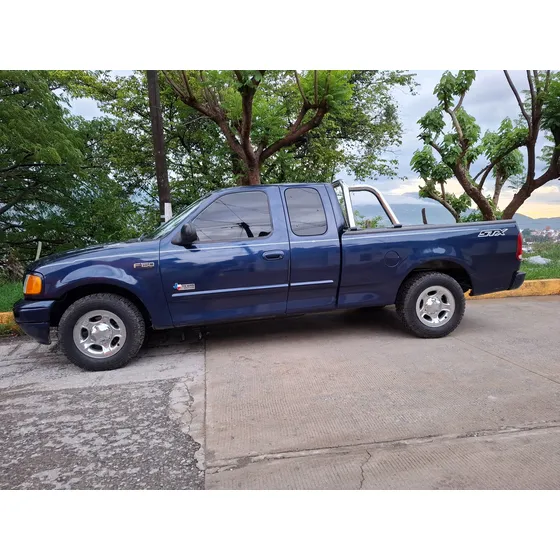Ford F-150 4.2 Xlt V6 Mt