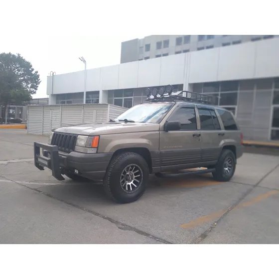 Jeep Grand Cherokee Laredo L6 4x2 At