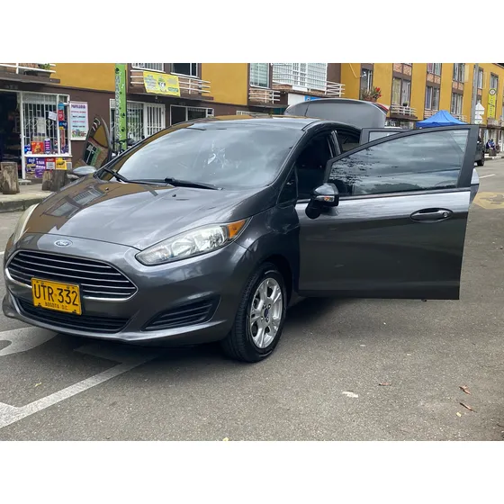 Ford Fiesta 1.6 Sportback Se Mecánica