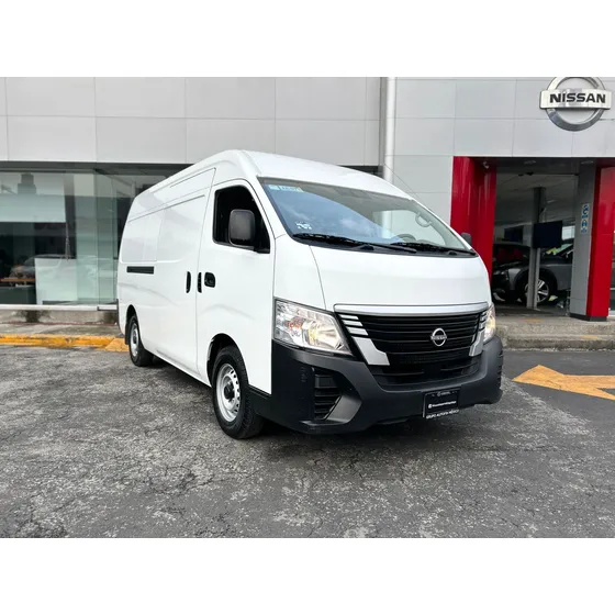 Nissan Urvan 2.5 Panel Amplia Aa Mt