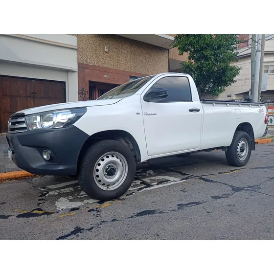 Toyota Hilux Pick-up 2.4 Cs Dx 150cv 4x4