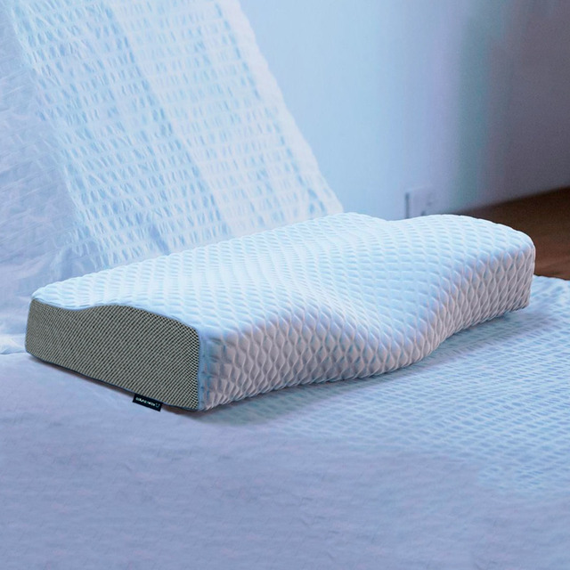 Travesseiro Cervical Nasa - Coluna Relax - Carvão Ativado Cor Branco E Cinza Travesseiro Cervical Nasa - Coluna Relax - Carvão Ativado Cor Branco E Cinza