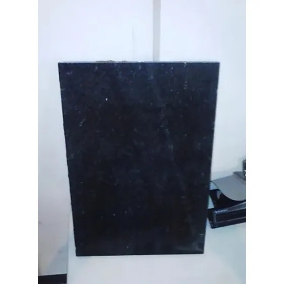 Lamina Granito Verde Ubatuba 36,50 X 53 X 2 Cms (usado)