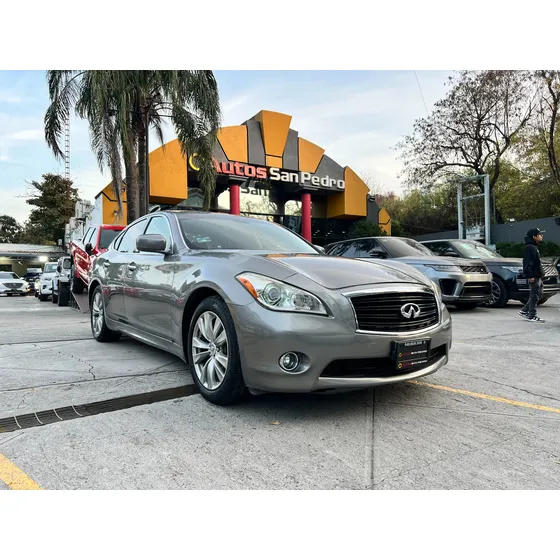 Infiniti M37 Premium