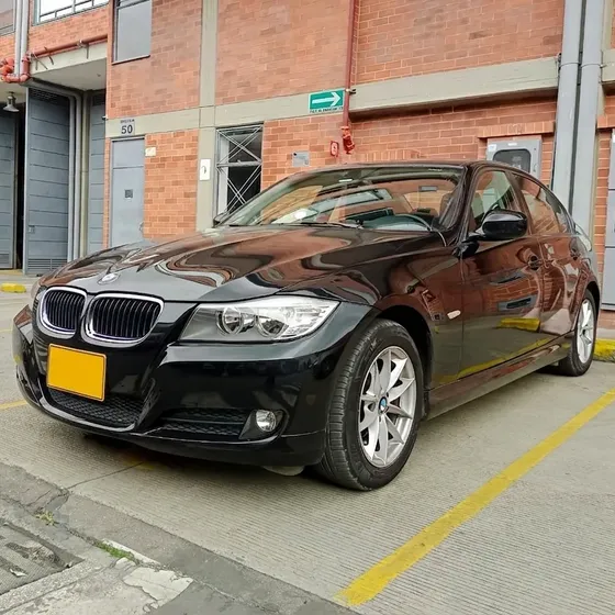BMW Serie 3 2011 Bmw Serie 3 2.0 318i E90 Lci Mecánico