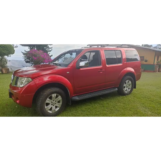 Nissan Pathfinder 4.0 R51 Le Lujo