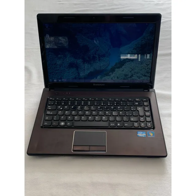 Laptop Lenovo G470 Corei3 4gb Ram Hd 512 Gb -win 7 Pro Negro Brillante