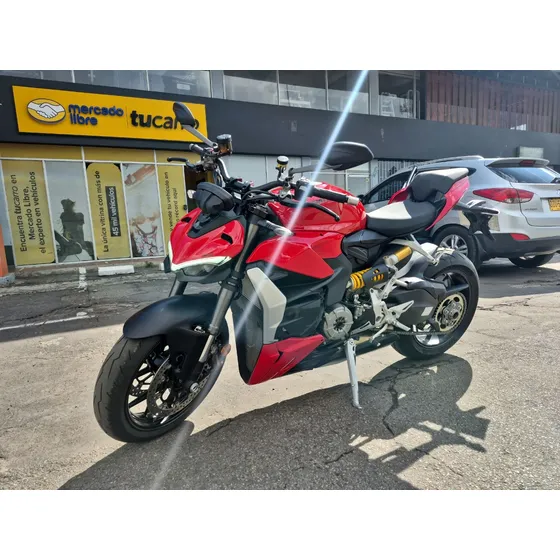 Ducati Streetfighter V2