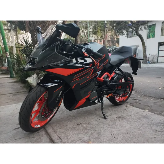 Ktm Rc 200.