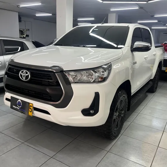 Toyota Hilux 2023 2.4 Diésel 4x4