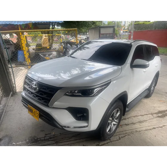 Toyota Fortuner 2,4 Turbo