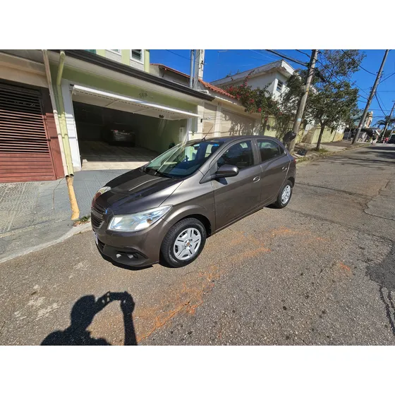 Chevrolet Onix 1.0 Lt 5p