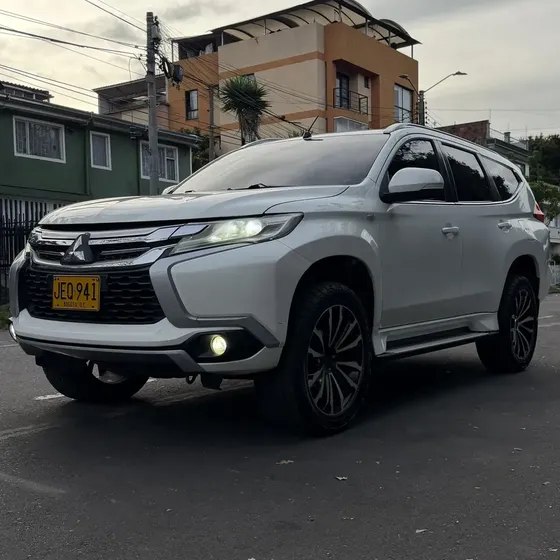 Mitsubishi Montero Sport 2017 2.5 Glx 4x2