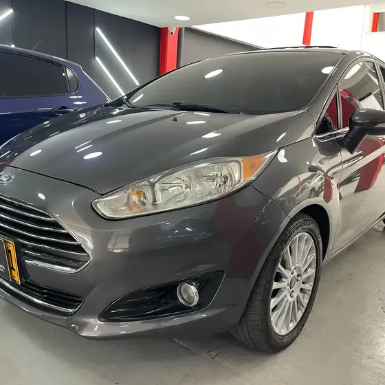 Ford Fiesta 2015 1.6 Titanium At